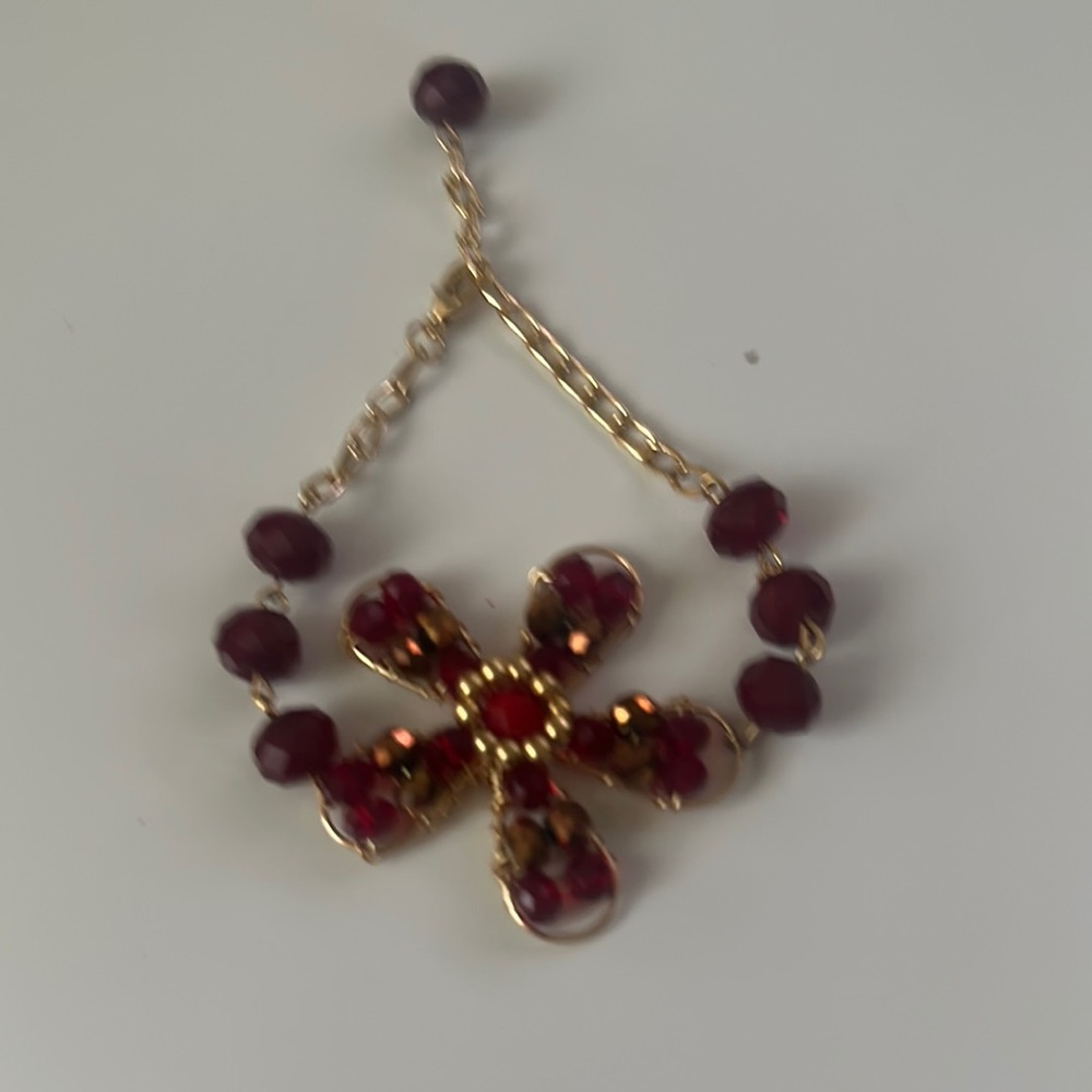 Red and Gold Classic Bracelet with Sophisticated Design